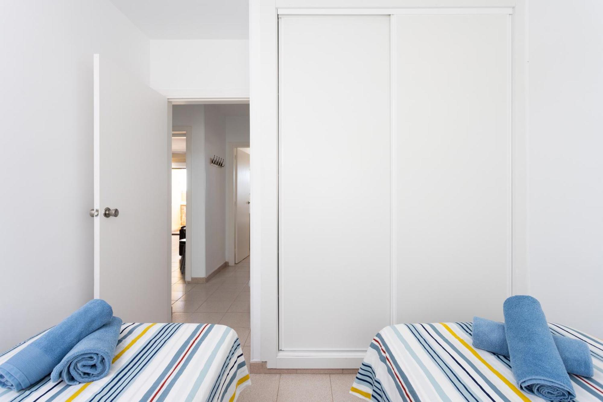 Frontline Playa Las Vistas With Pool, Parking, Sea Los Cristianos  Exterior photo