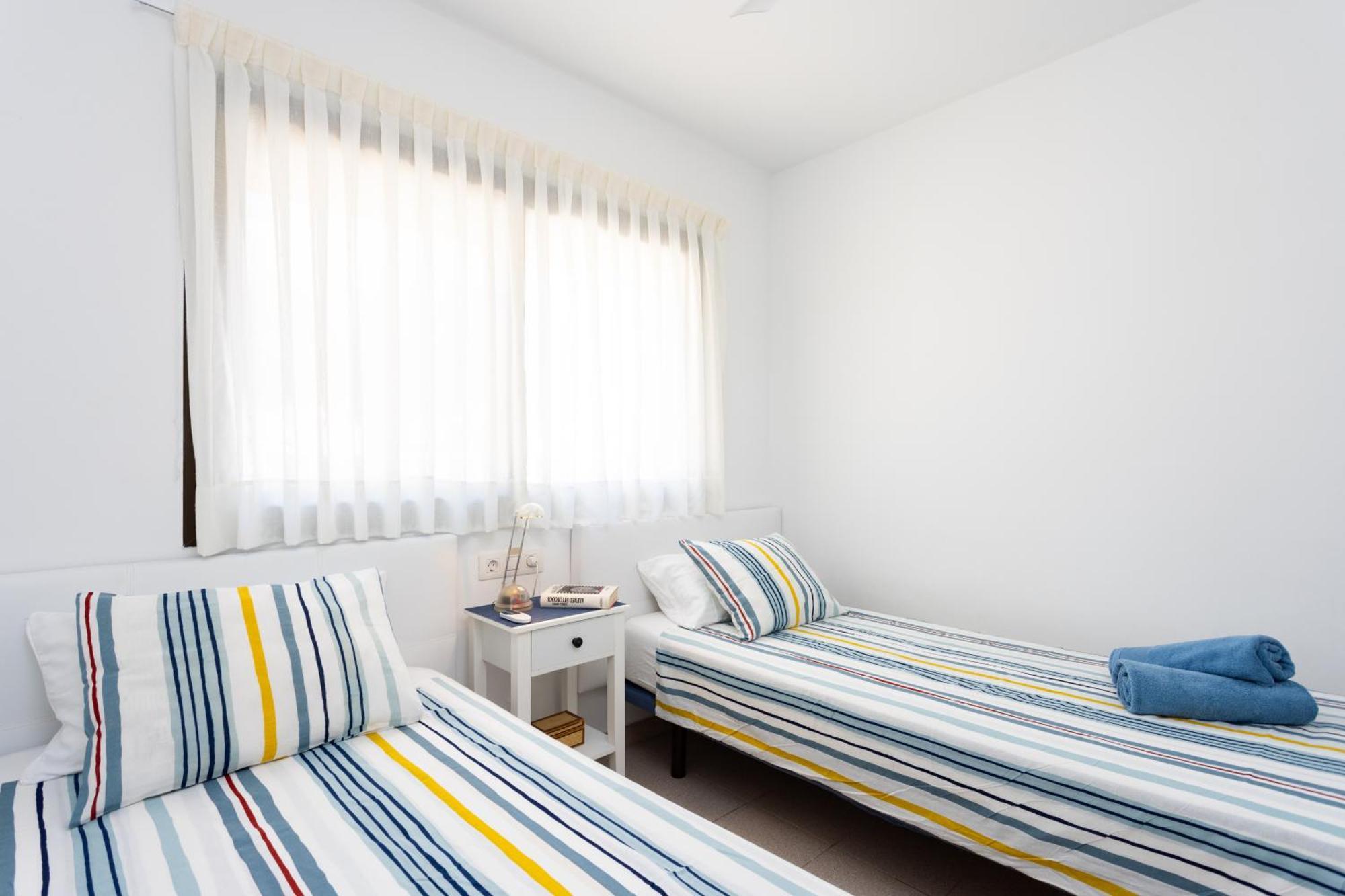 Frontline Playa Las Vistas With Pool, Parking, Sea Los Cristianos  Exterior photo