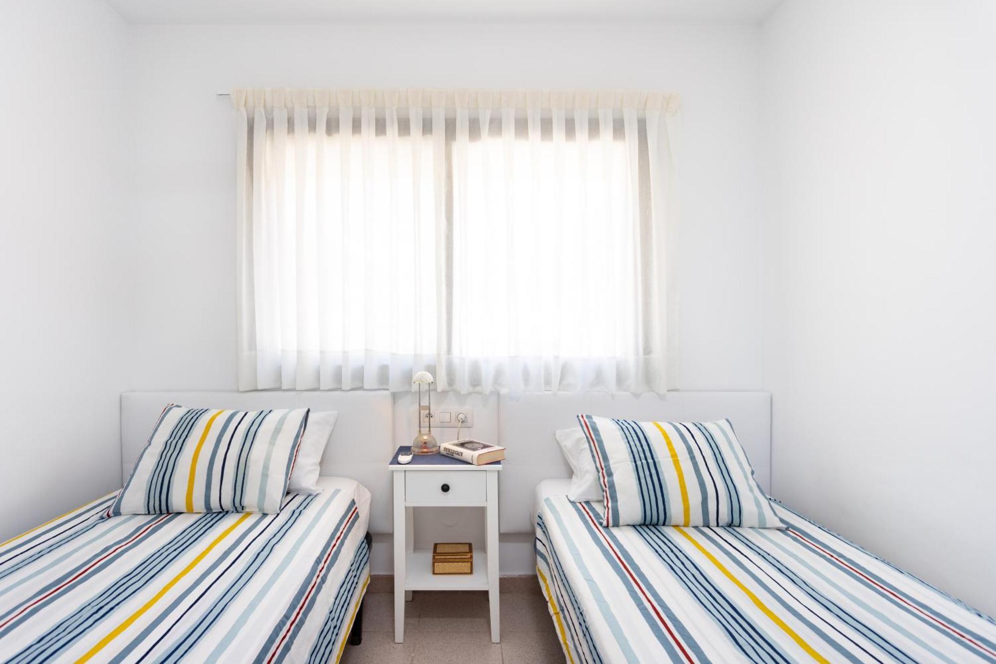 Frontline Playa Las Vistas With Pool, Parking, Sea Los Cristianos  Exterior photo